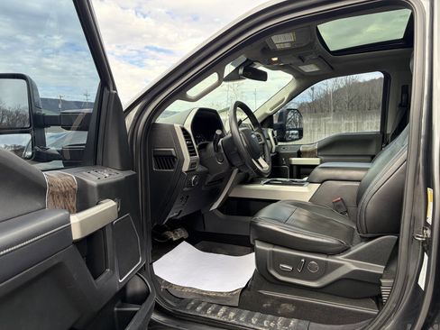 Used 2019 Ford F250 Lariat w/ Lariat Ultimate Package image 16