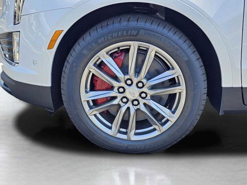 New 2026 Cadillac XT5 Sportv w/ LPO, Floor Liner Package AWD/4WD image 4