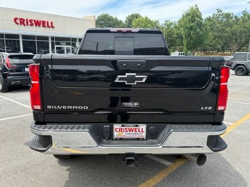 Used 2024 Chevrolet Silverado 2500 LTZ w/ LTZ Convenience Package AWD/4WD image 6