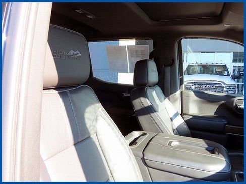 Used 2019 Chevrolet Silverado 1500 High Country w/ Technology Package image 10