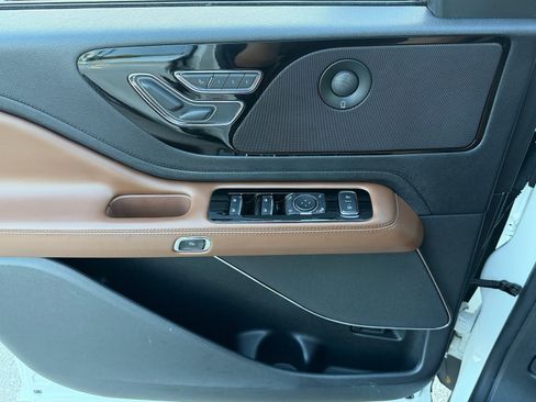 Used 2022 Lincoln Aviator Reserve w/ Elements Package Plus RWD image 37