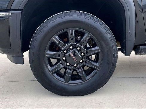 Used 2024 GMC Sierra 2500 AT4 w/ AT4 Premium Plus Package image 9