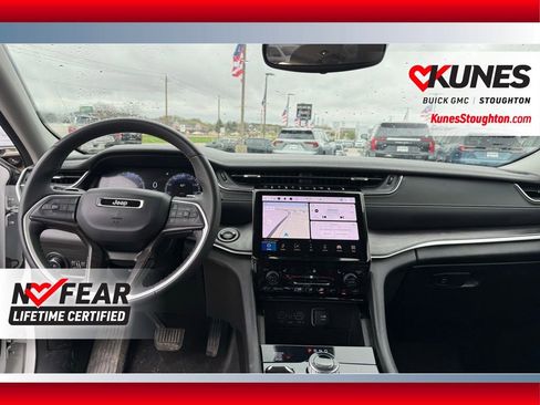 Used 2023 Jeep Grand Cherokee Limited AWD/4WD image 44