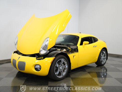 Used 2009 Pontiac Solstice Coupe w/ Premium Package image 32