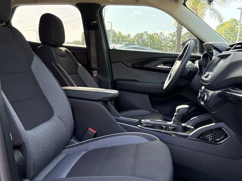 Used 2023 Chevrolet TrailBlazer LT FWD image 16