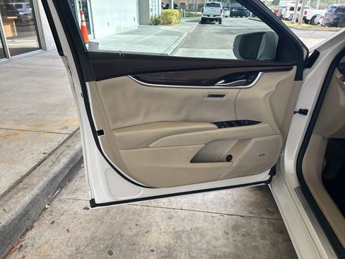 Used 2017 Cadillac XTS Luxury image 34