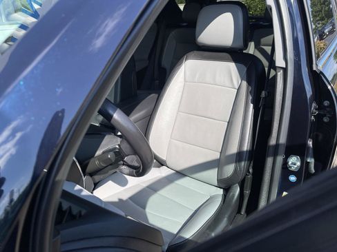 Used 2021 Chevrolet Equinox Premier FWD image 14
