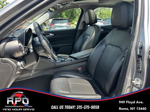 Used 2018 Alfa Romeo Giulia AWD image 11