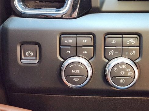 Used 2024 GMC Sierra 3500 Denali Ultimate image 26