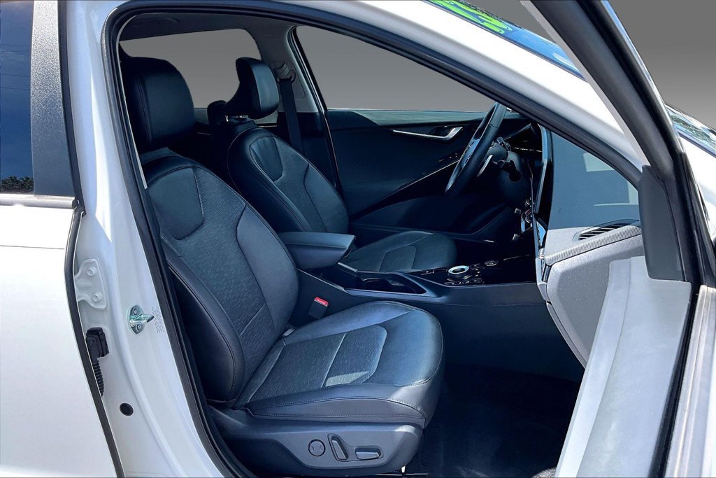 Used 2023 Kia Niro Wave w/ Wave Preserve Package FWD image 4