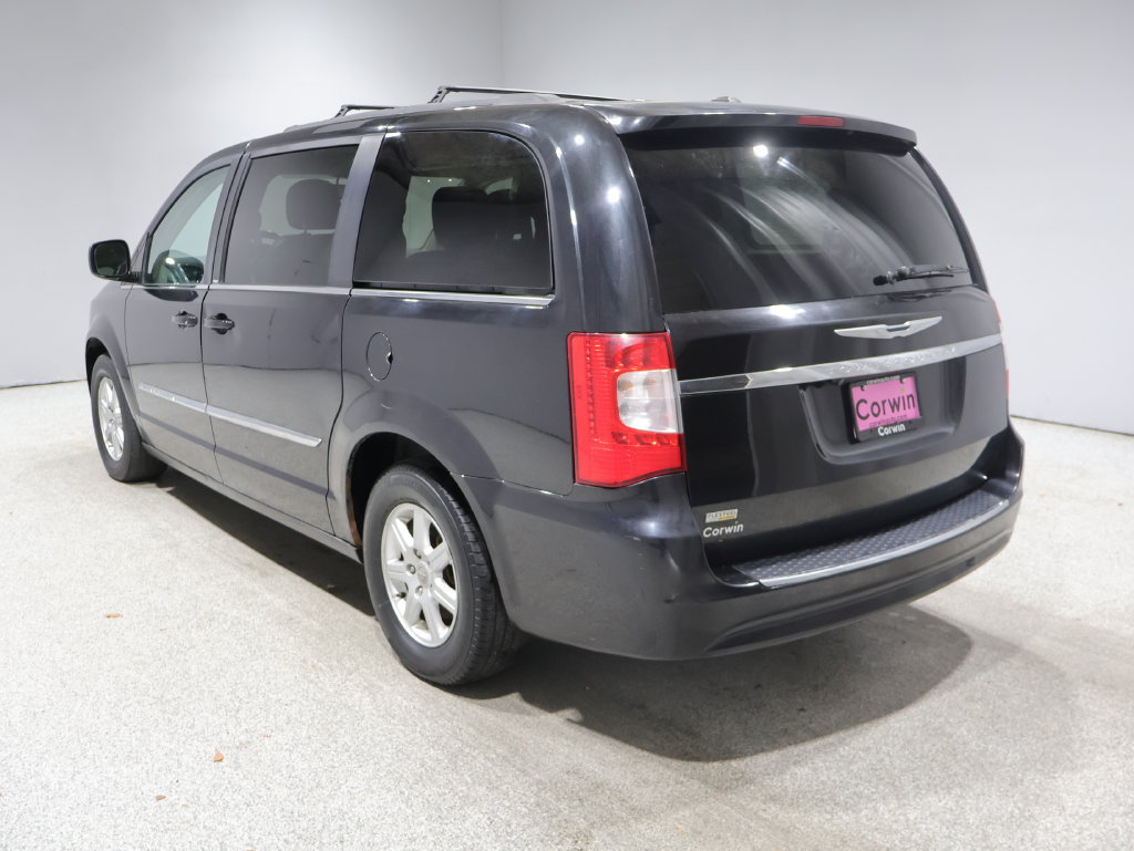 Used 2012 Chrysler Town & Country Touring w/ Entertainment Group #1 FWD image 5