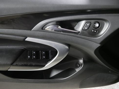 Used 2016 Buick Regal Sport Touring image 19