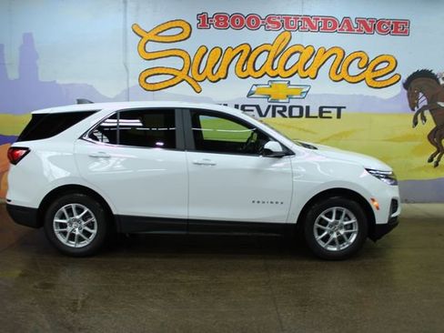 Used 2024 Chevrolet Equinox LT w/ LPO, Floor Liner Package image 1