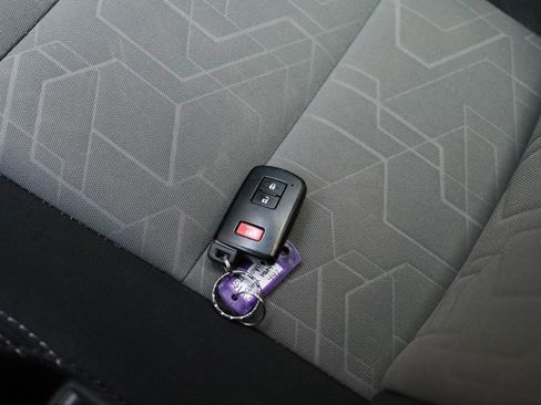 Used 2021 Toyota Tacoma TRD Off-Road image 40