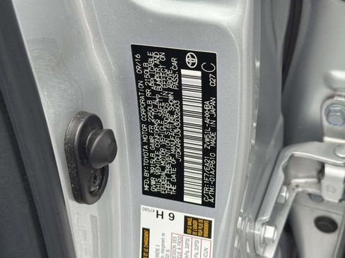 Used 2017 Toyota Prius Four Touring FWD image 21