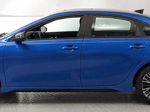 Used 2024 Kia Forte GT-Line w/ GT-Line Premium Package FWD image 5