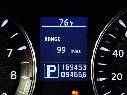 Used 2012 INFINITI M35 w/ Deluxe Touring Pkg image 18