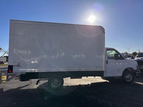 New 2025 GMC Savana 4500 2WT w/ Power Convenience Package image 5