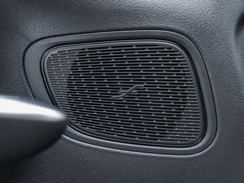 New 2025 Mercedes-Benz GLC 350e 4MATIC image 36