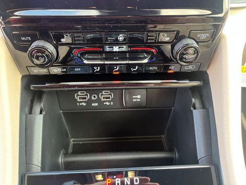 New 2025 Jeep Grand Cherokee Limited image 25