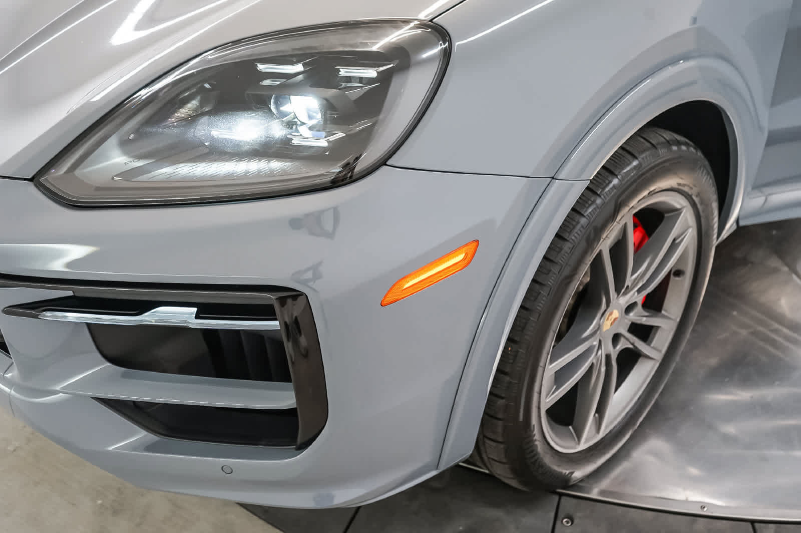 Certified 2024 Porsche Cayenne S AWD/4WD image 16