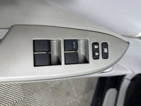 Used 2013 Toyota Corolla LE w/ Premium Pkg image 23