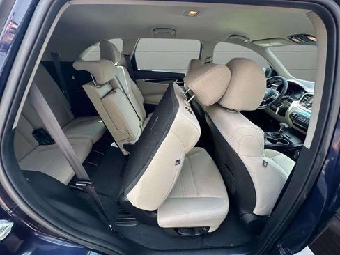 Used 2020 Kia Sorento LX image 24