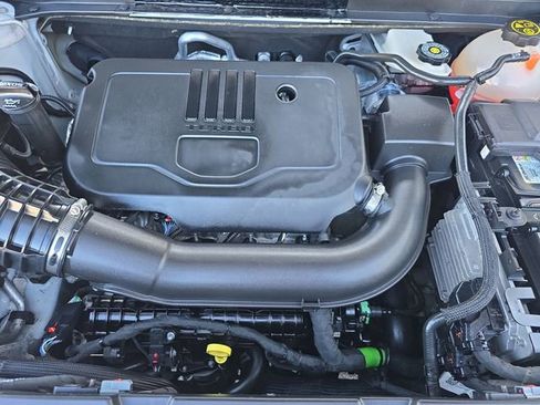 Used 2023 GMC Acadia SLT FWD image 31