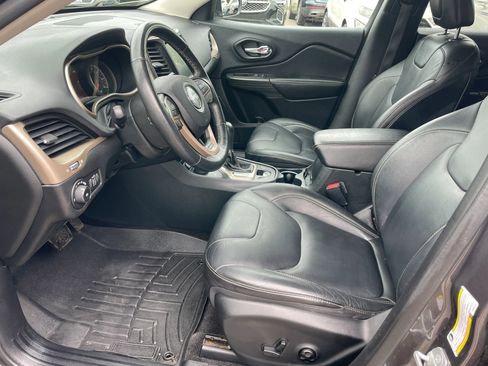 Used 2015 Jeep Cherokee Limited AWD/4WD image 16