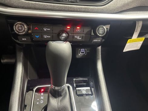 New 2026 Jeep Compass Latitude image 19