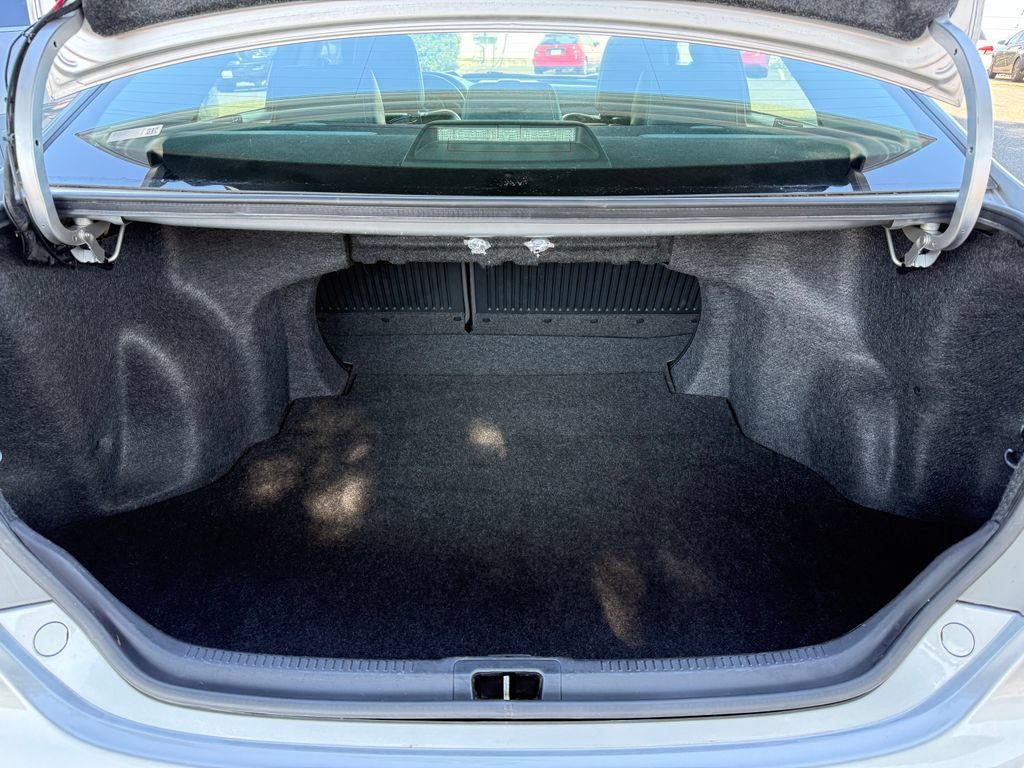 Used 2013 Toyota Camry SE FWD image 11