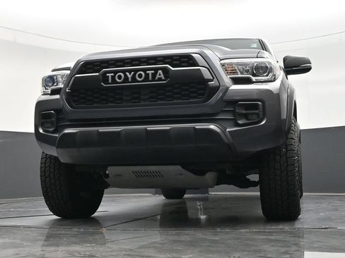 Used 2017 Toyota Tacoma TRD Sport w/ Tow Package RWD image 28