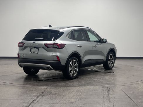 Used 2024 Ford Escape Platinum image 8