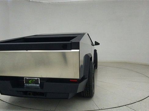 Used 2025 Tesla Cybertruck AWD Crew Cab image 65