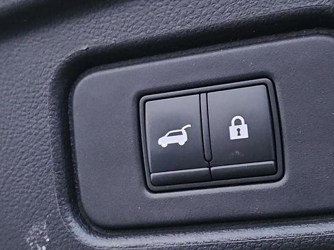 Used 2022 Nissan Pathfinder SL image 28