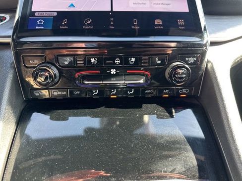 Certified 2024 Jeep Grand Cherokee L Limited w/ Luxury Tech Group II image 17