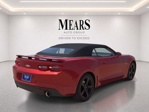 Used 2023 Chevrolet Camaro LT RWD image 5