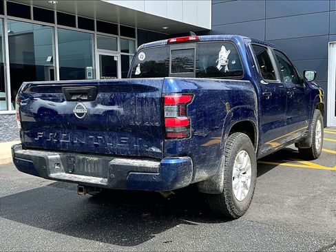 Used 2022 Nissan Frontier SV AWD/4WD image 4