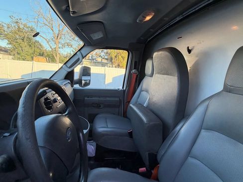 Used 2017 Ford E-350 and Econoline 350 Super Duty w/ Power Windows & Locks Group RWD image 5