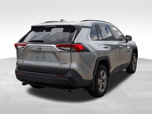 Used 2024 Toyota RAV4 LE AWD/4WD image 4