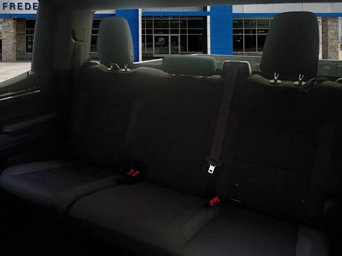 Used 2024 GMC Sierra 1500 SLE image 13