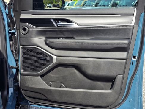 New 2026 Jeep Grand Wagoneer 4WD image 36