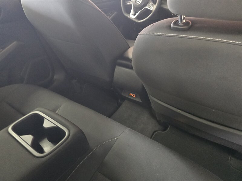 Used 2025 Nissan Altima 2.5 SV FWD image 18
