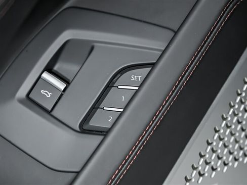 Used 2022 Lamborghini Urus AWD/4WD image 17