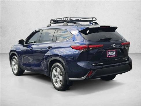 Used 2021 Toyota Highlander L image 8