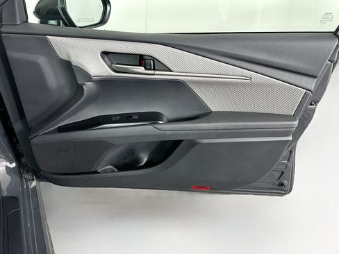 Used 2025 Toyota Camry SE image 32