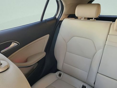 Used 2019 Mercedes-Benz GLA 250 image 4