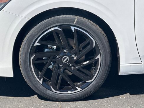 New 2026 Nissan Sentra SR FWD image 24
