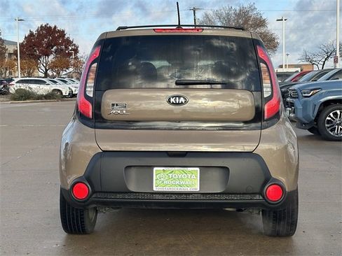 Used 2015 Kia Soul + image 4