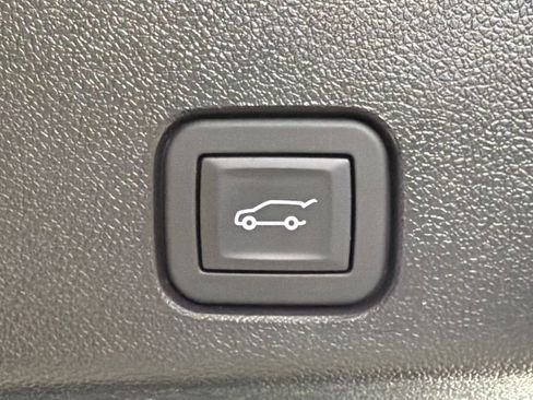 Used 2025 GMC Acadia AT4 image 20